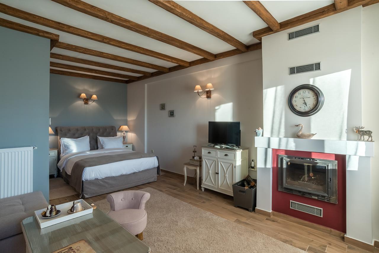 Almondhouse Suites With Fireplace - Adults Only Arachova Zewnętrze zdjęcie