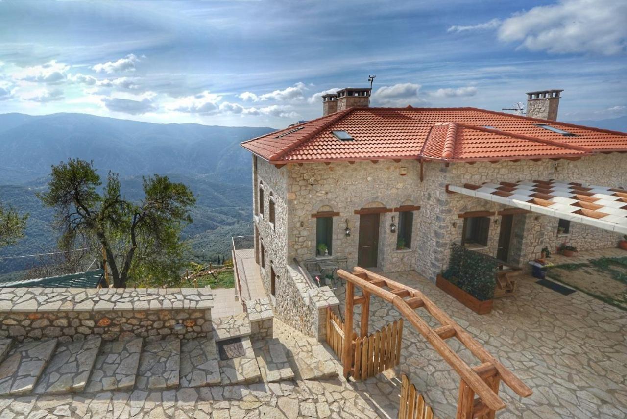 Almondhouse Suites With Fireplace - Adults Only Arachova Zewnętrze zdjęcie