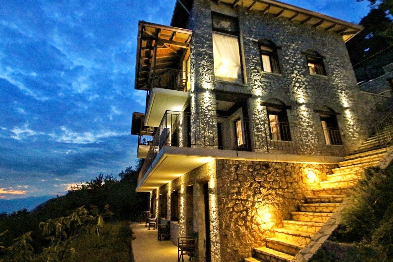 Almondhouse Suites With Fireplace - Adults Only Arachova Zewnętrze zdjęcie