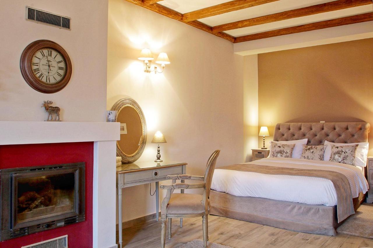 Almondhouse Suites With Fireplace - Adults Only Arachova Zewnętrze zdjęcie