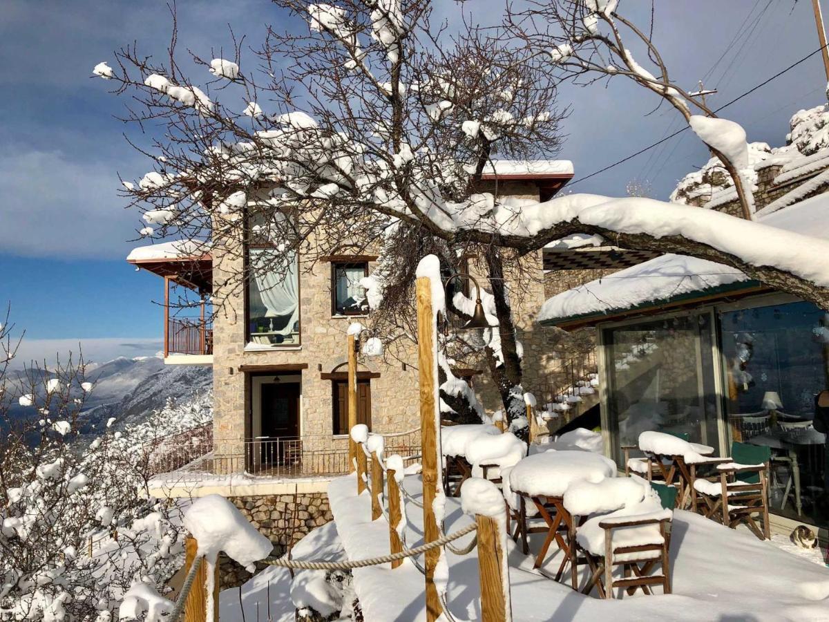 Almondhouse Suites With Fireplace - Adults Only Arachova Zewnętrze zdjęcie